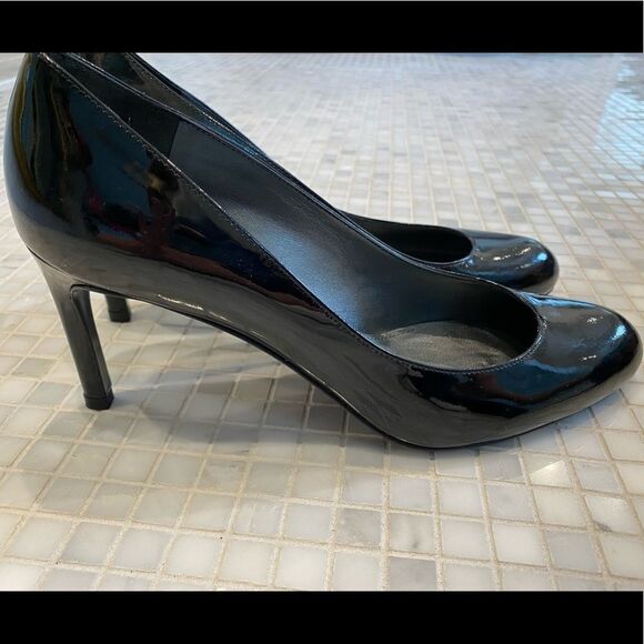 Like New Stuart Weitzman black patent heels - Picture 1 of 9